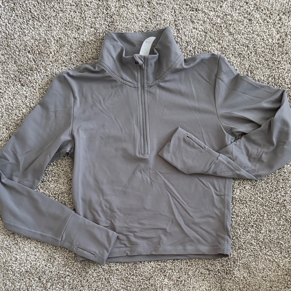 Paragon cropped LS Gray Zip-Up size medium